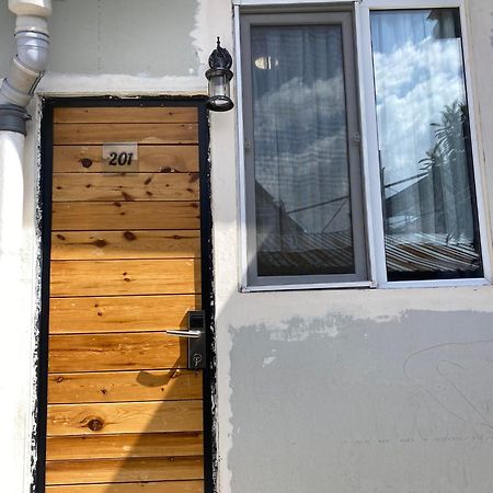 Family Apartment In Avlabari Tbilisi Exterior photo