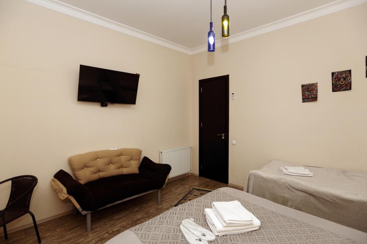 Family Apartment In Avlabari Tbilisi Exterior photo