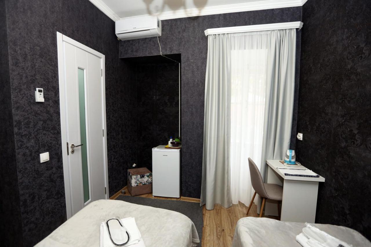 Family Apartment In Avlabari Tbilisi Exterior photo